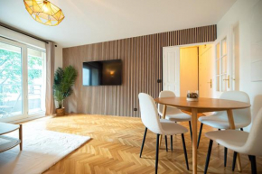 CIA - Flat with Balcony in East Paris, Buttes Chaumont